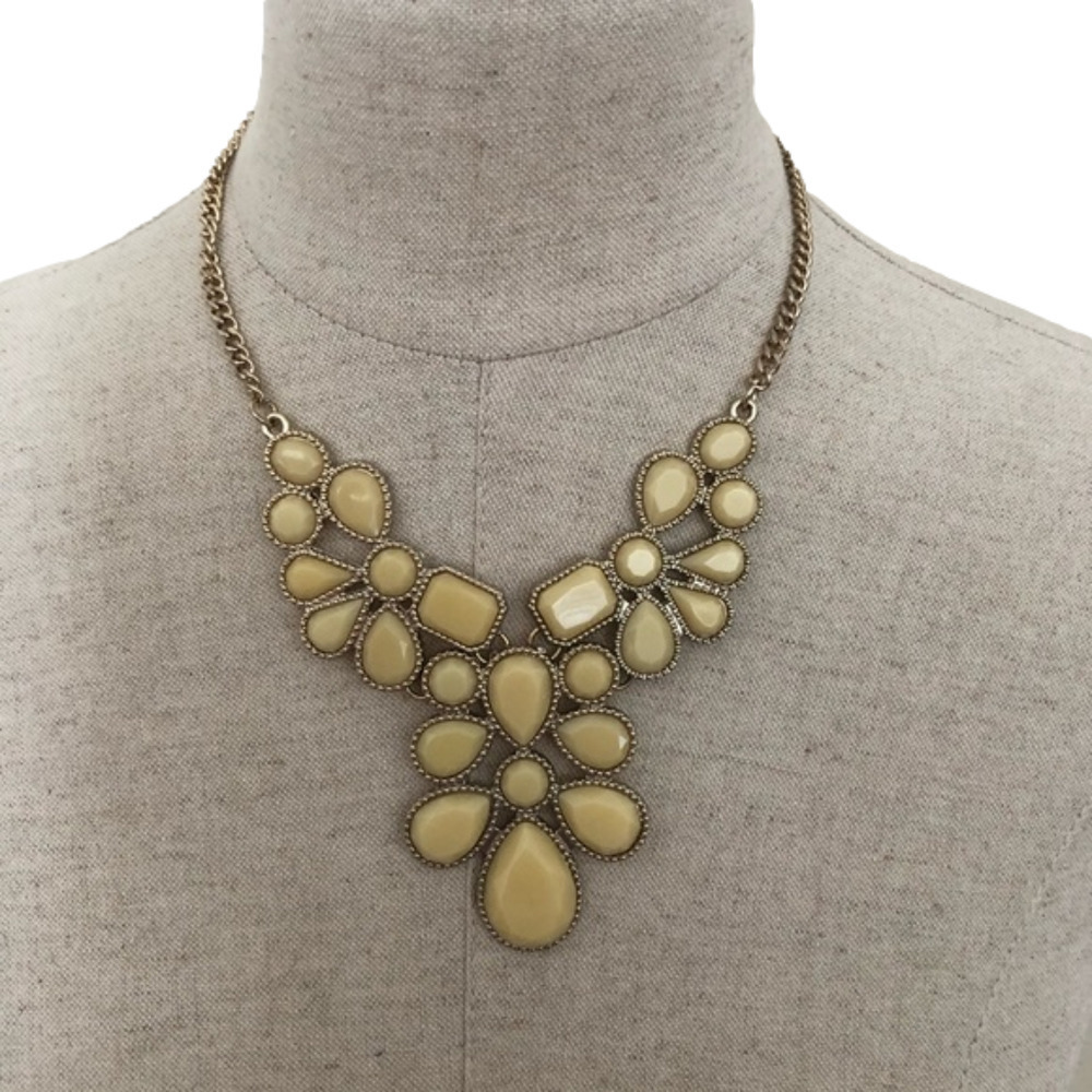 Necklace with adjustable chain